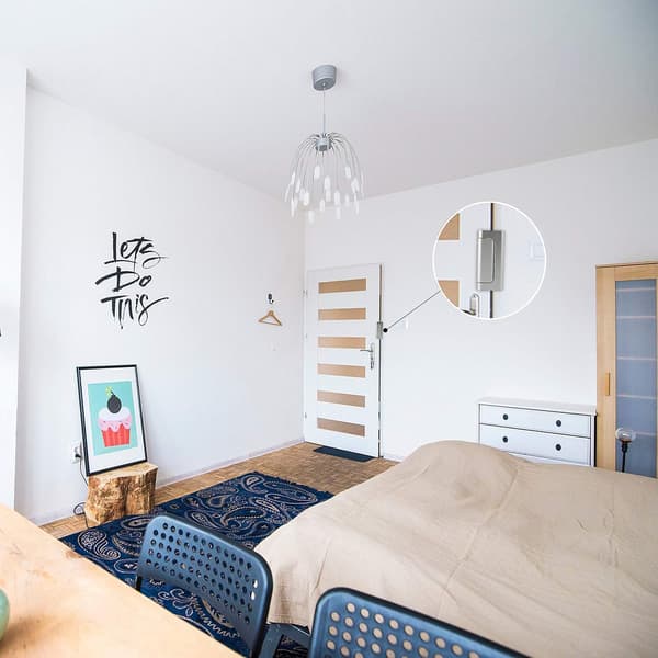 Sæt med 2 børnesikre dørlåse til hjemmesikkerhed