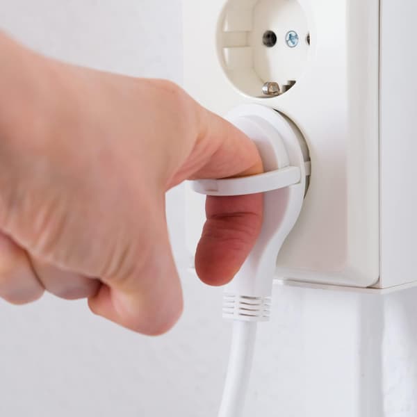 6-veis innendørsplugg med flatstift, flush-kontaktplugg med 5m kabel, solid plasthus, hvit