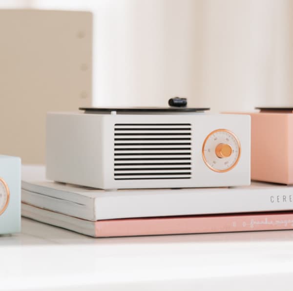 Atomisk vinyl Bluetooth-lyd, retro vinyl platespiller lyd, trådløs mini USB utendørsbrett til hjemmet (hvit)