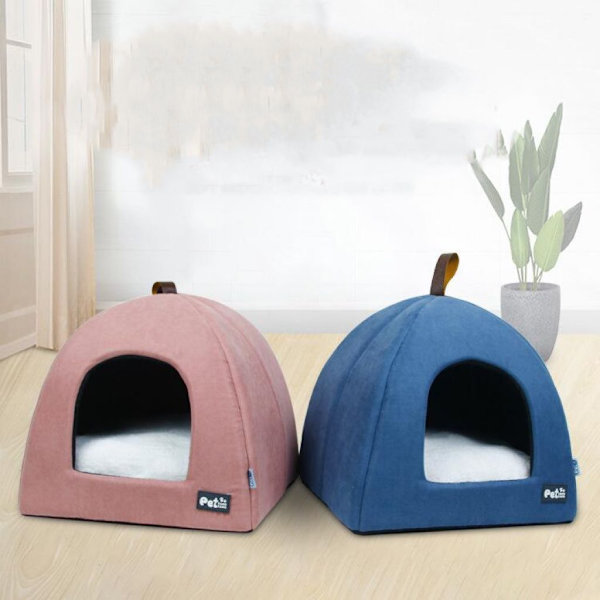 Kattetoilettet er universelt lukket til alle årstider, og den indendørs yurt er nem at rengøre og vaske. Den berømte net holder varmen om vinteren i katten