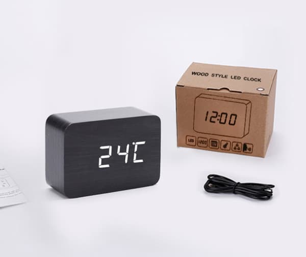 Liten Morfar Klocka LED Digital Väckarklocka med Datum Temperaturvisning, 3 Röstkommandon, (Bambu)