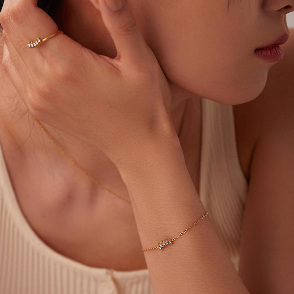 Armband Provmodell Daglig Outfit Metalliskt Element B1424