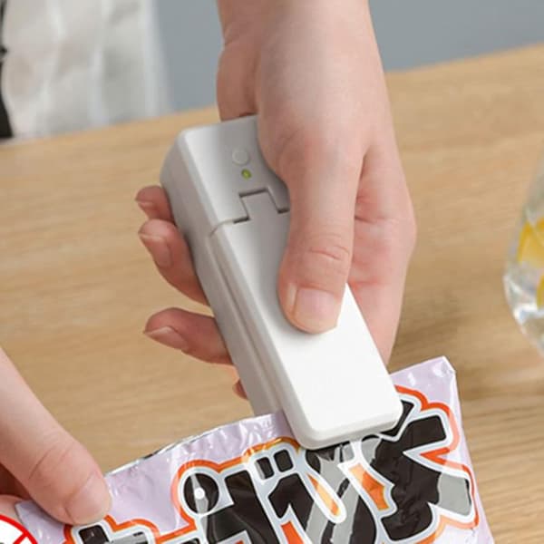 1 stk. (Hvid) Mini Poseforsegler til Forsegling af Plastik 2 i 1