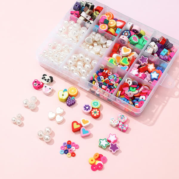 DIY-sæt med bløde keramikperler, en saks, en transparent tråd, 2 ruller