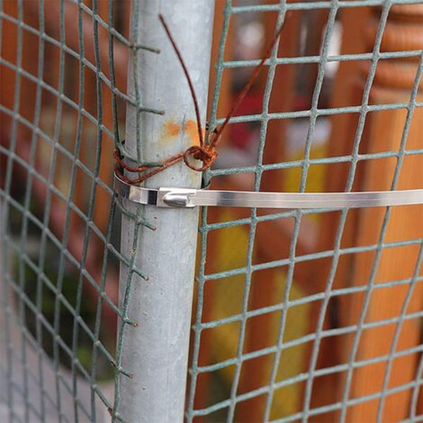 Pakke med 100 rustfrie stålslangeklemmer - 200 x 4,6 mm - Selvlukkende kabelbinderklemmebandasje for hjem, kontor, garasje
