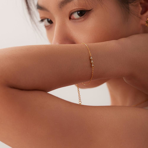 Armband Provmodell Daglig Outfit Metalliskt Element B1415