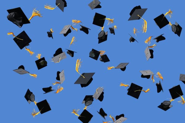Blå Studenterhue til Voksne med 2023 Vedhæng, Bachelorhat