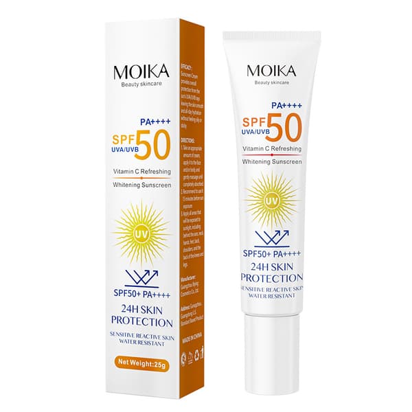 SPF 4+ solcreme, giver UV-beskyttelse, er forfriskende og ikke-fedtende.