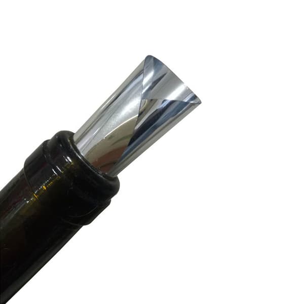 Vikbar flexibel antidropp-vinutgjutningsfat med droppsäker pip.