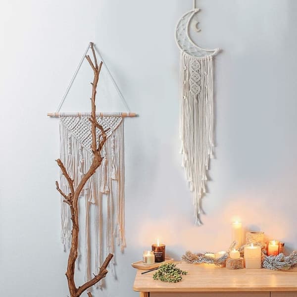 Måndrömfångare med Makramé – Boho Väggdekoration, Halvmåne & Fjäder för Sovrum