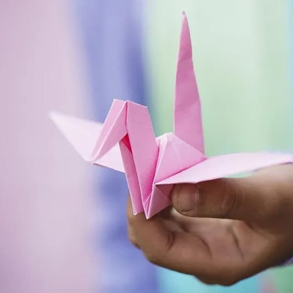 Färgat papper för att göra barnkort, tryck, origami och scrapbooking. Lättviktigt papper för...