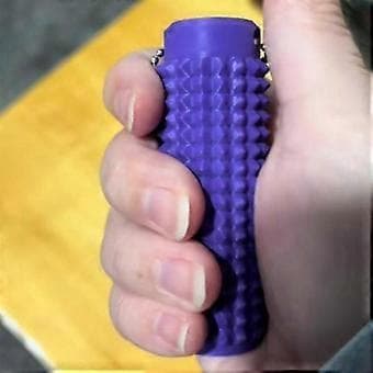 Little Ouchies Fidget, taskukokoinen mini-fidget-lelu, piikikäs Grippie Stim -avaimenperä harmaa grey