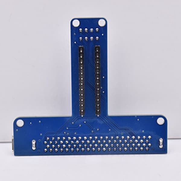 T-tyypin laajennussovitin Microbit-leipälevylle Python graafinen ohjelmointirajapinta BBC Microbitille