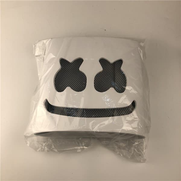 Marshmallow DJ-naamio valaisevalla baari-ilmapiirillä