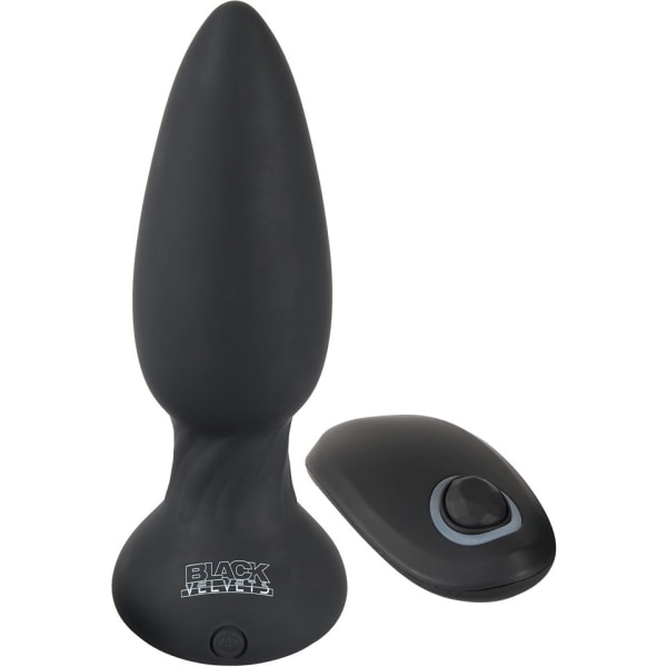 Black Velvets: Remote Controlled Vibrating Plug Svart