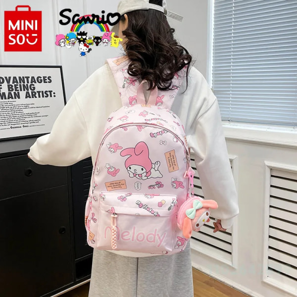Miniso Sanrio Ny skolväska för studenter Moderiktig och högkvalitativ ryggsäck för kvinnor Lätt och stor flickryggsäck 43–30–16cm none