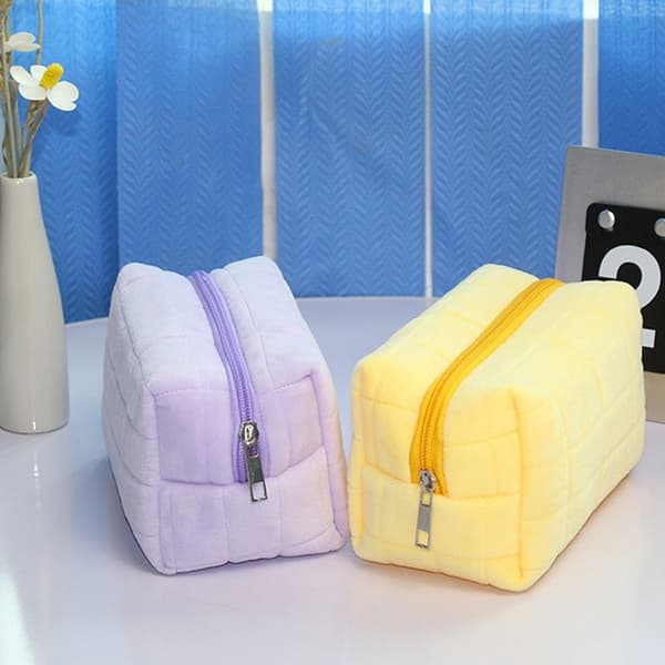 Case Stor pennväska GUL - high quality yellow