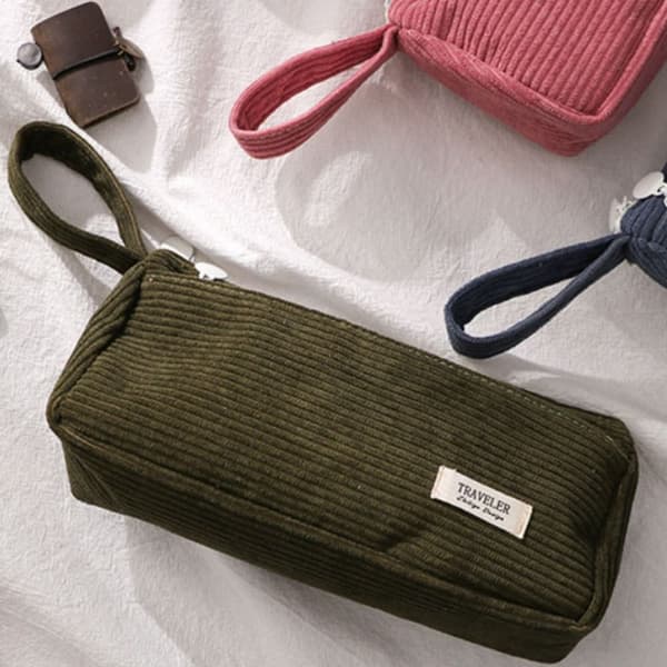 Pennfodral Case RÖD - stock