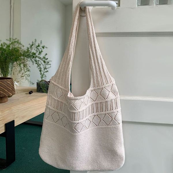 Damaxelväskor Virkad väska APRIKOS - on stock apricot
