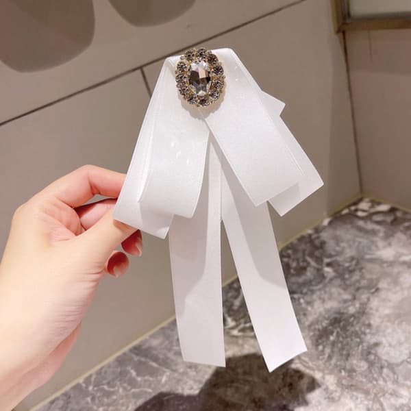 Fluga Brosch VIT - stock White
