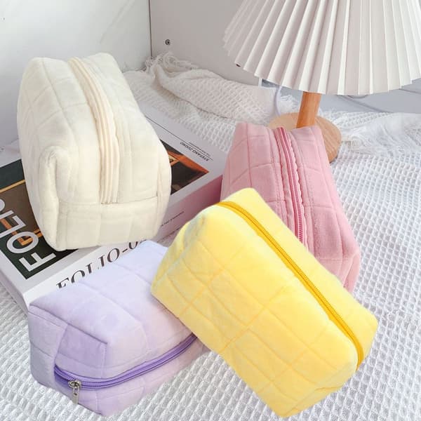 Case Stor pennväska GUL - high quality yellow