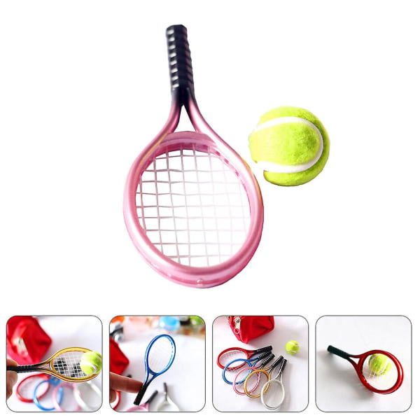 2 sæt miniature tennisketchere og bolde Model Mini Ornament Photo Prop (tilfældig farve)