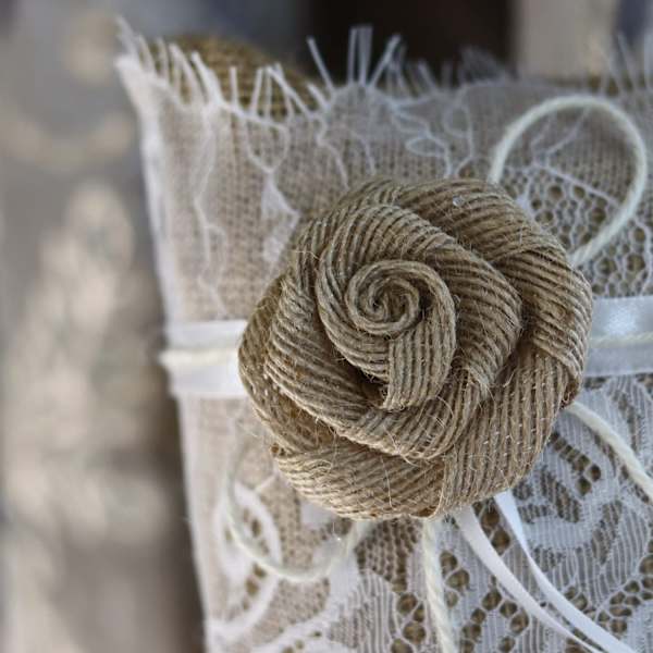 Linen blonderingspute for bryllup 19 cm