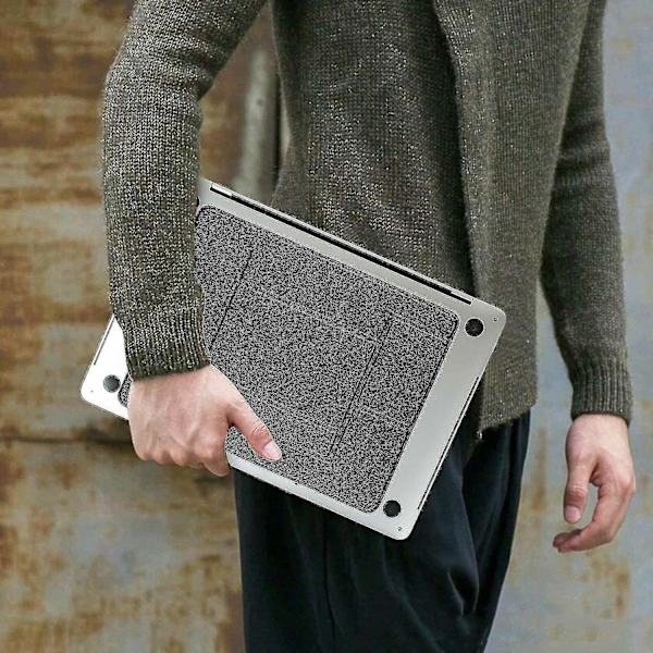 Laptop D H