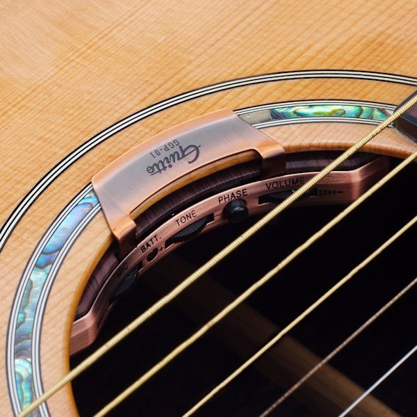 Akustisk guitar lydhul pickup dual pickup tilstande piezo + mikrofon understøtter lydstyrke tone justering fase funktion nem installation til 36-42 tommer klassisk
