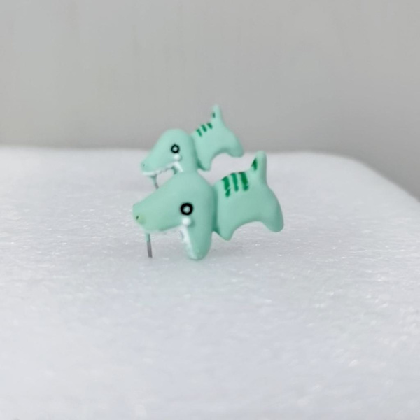 Piirretty söpö metalli eläinten korvakorut purevat korvakorut Triceratops/virtahepo/hai