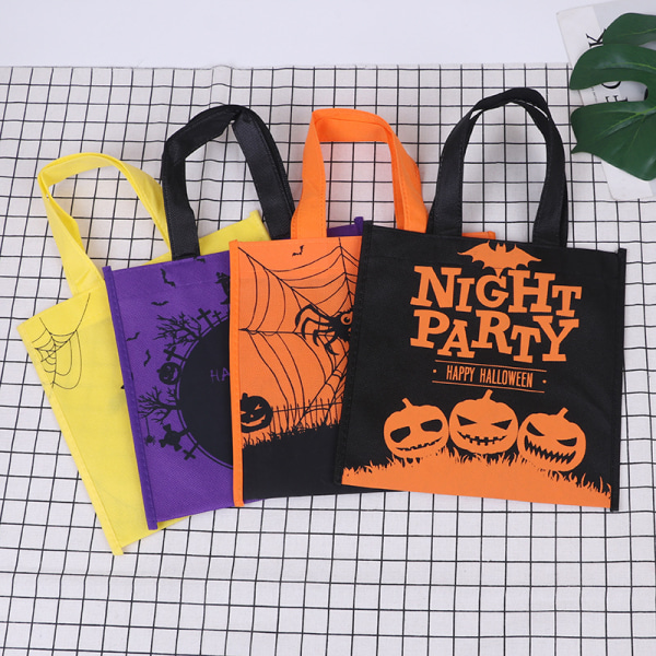 4 stk. Halloween-gaveposer i non-woven-material, gjenbrukbare gresskar, spøkelsesslott, edderkopp-totebag for Halloween-fest, Halloween-gaver (7,8\" x 7,7\" x 3,3\")