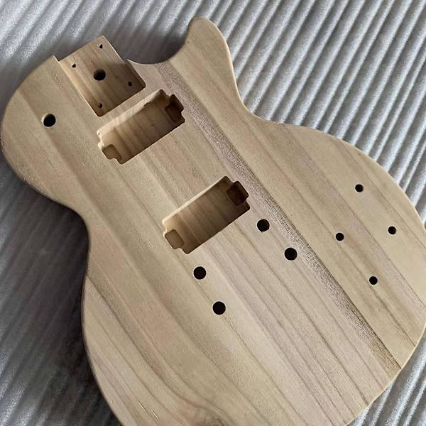 Uferdig håndlaget gitar kropp Candlenut tre elektrisk gitar kropp gitar fat