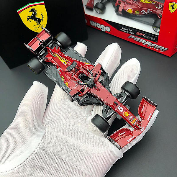Bburago 1:43 2021 Ferrari F1 Sf21 #55 Carlos Sainz Seosmetalli Luksusajoneuvo Diecast-automalli Lelukokoelma Lahja