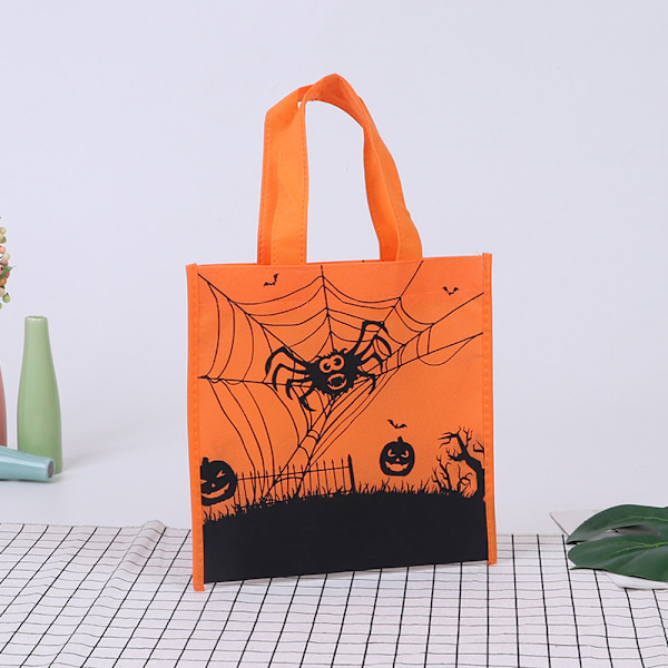 4 stk. Halloween-gaveposer i non-woven-material, gjenbrukbare gresskar, spøkelsesslott, edderkopp-totebag for Halloween-fest, Halloween-gaver (7,8\" x 7,7\" x 3,3\")