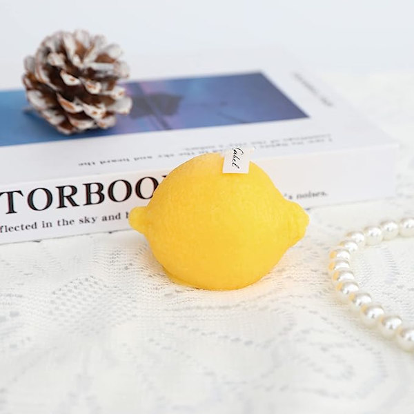 Sitruunan muotoinen tuoksukynttilä, Aroma soijavaha koristekynttilä pöytävalokuvaan lying lemon yellow