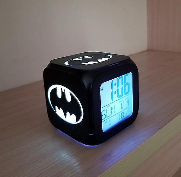 Batman LED-nattlys, superhelt 3D stereo liten alarmklokke