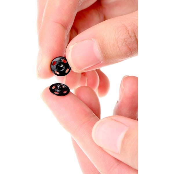 100 sett sy-på trykknapper - Metall trykknapp knapper for å sy klær, svart og sølvfarget, 10 mm