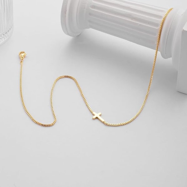 14K Guldpläterat Korshalsband - Delikat Litet Silverhänge - Smyckesgåva för Tro till Kvinnor, Minimalistiskt Religiöst Halsband
