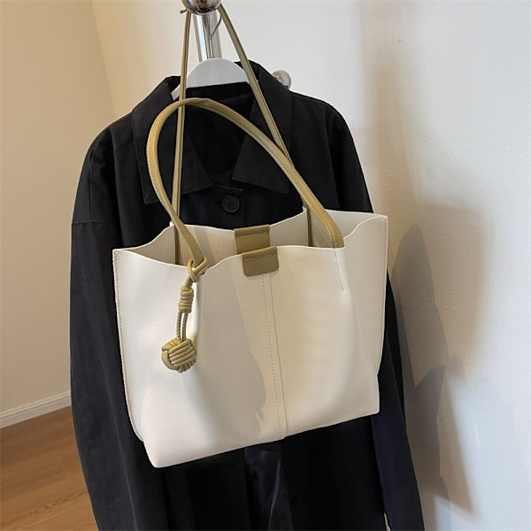 Pendlarväska dam mode mångsidig axelväska enkel stor handväska (off-white med khaki)