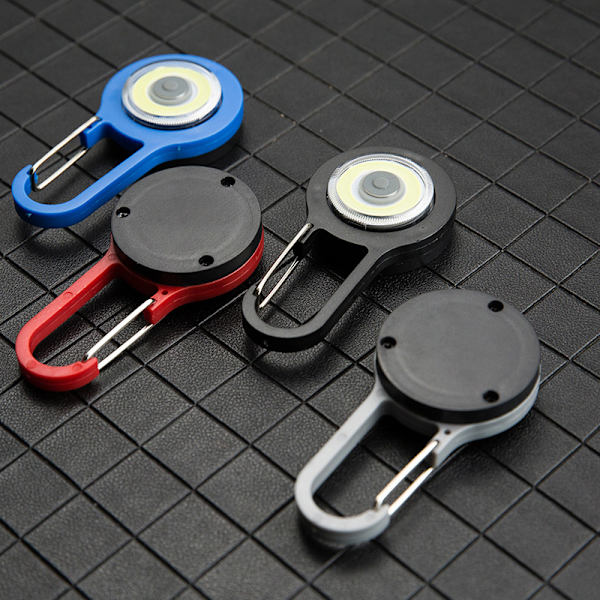 Punainen lemmikkieläinten valoklipsi 2 kpl riipuskoiran lamppu 3 valaistustilaa USB-ladattavalla vedenpitävällä LED-valolla lemmikkieläinten kaulukset