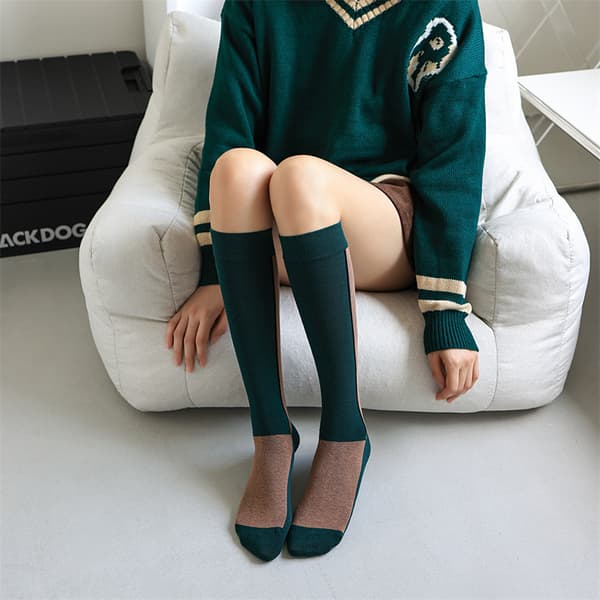 Rutete strømpebukser med grønn og kaffe kontrast