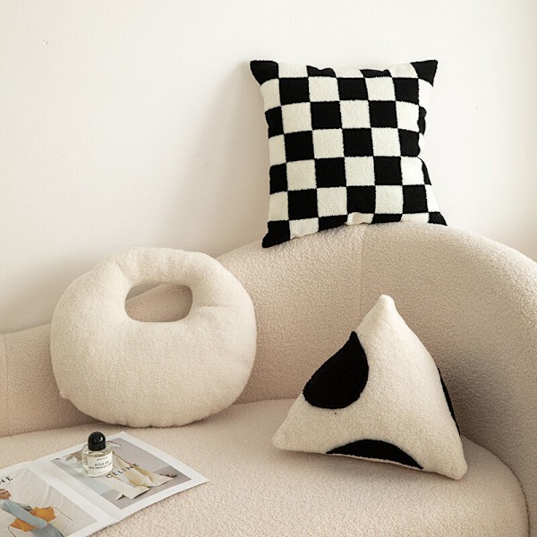 Lyxiga dekorativa schackrutiga kuddfodral, supermjuka fuskpäls ull kuddöverdrag för soffa säng sovrum (Svart, 45 x 45 cm)