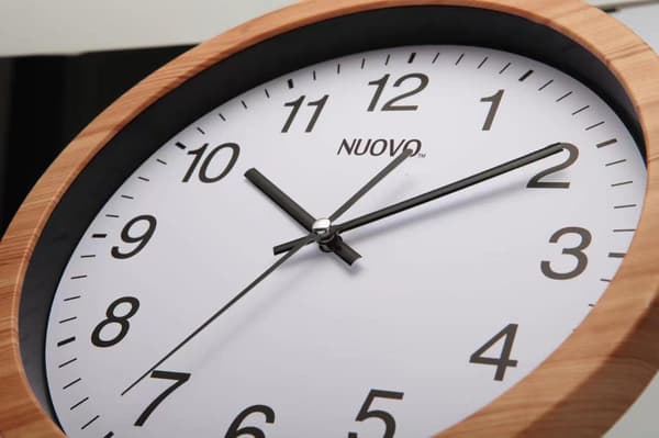 10 tum rund väggklocka i trä, retro, tyst, utan tickande, väggklocka för vardagsrum, sovrum, kök (26 cm/10\")