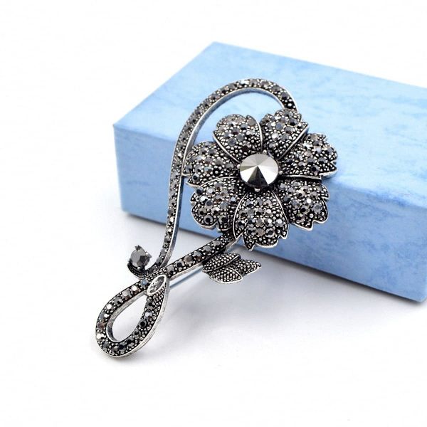 Pistol svart galvanisering legering retro utsökt blomma brosch corsage kläder accessoarer utsökt personlighet krage stift för älskare