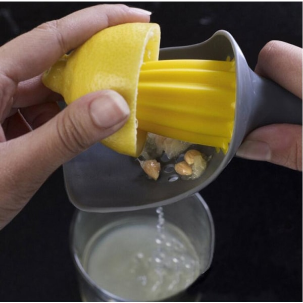 Sort Plastik Frugtforsyninger Køkkenredskaber Bærbar Appelsin Juicer Manuel Juicer Hjem Køkken Tilbehør Tilfældig Farve