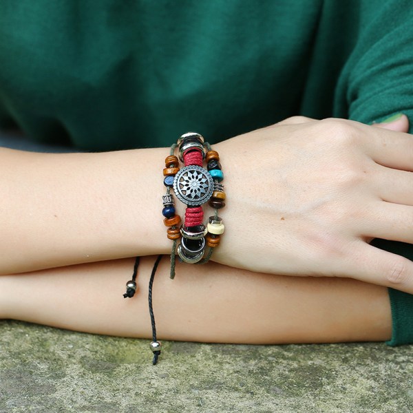 (Rouge) Justerbar personligt armbånd i ko læder, vintage design, julegave, feriegave eller fødselsdagsgave, perlearmbånd i læder