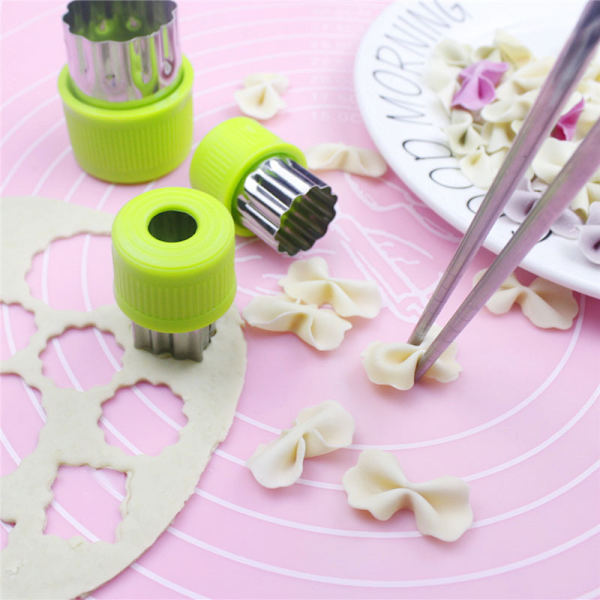 Tolv-delt sæt Hjem Blomster Cutter Bage Cartoon cookieform baby mad wonton Butterfly sidet prægning skimmel