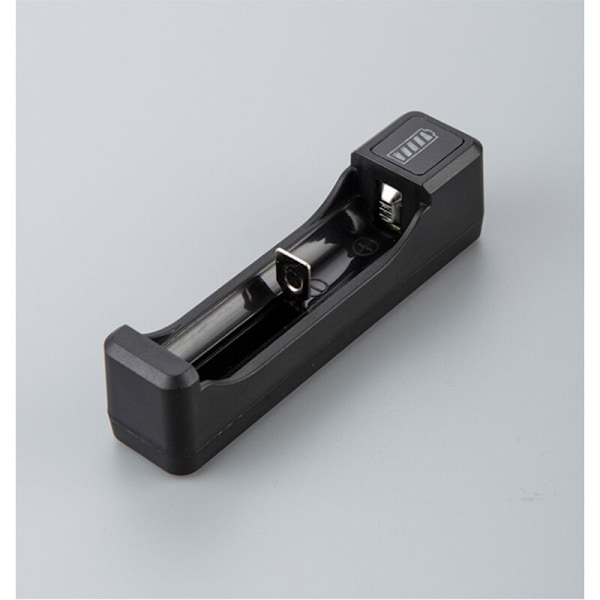 1st laddare 18650 med typ C-kabel, intelligent litiumbatteriladdare 4.2V för batterier 14500 26650 18650, 1 plats