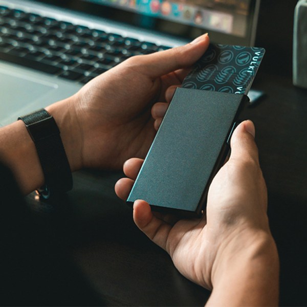 Grå kortplånbok för män Kreditkortshållare RFID-blockerande pop-up