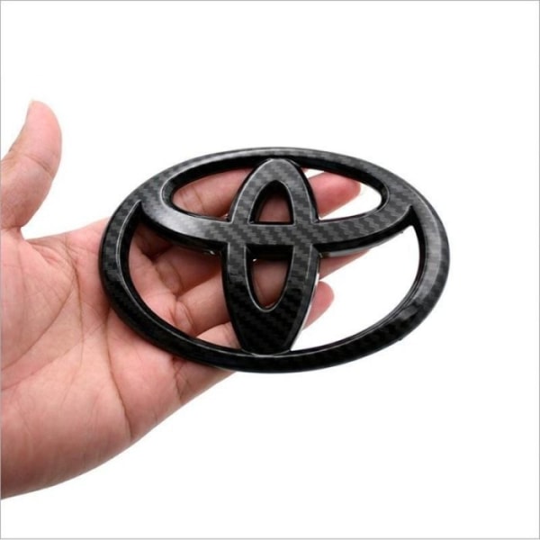 Sopii Toyotan hiilikuituauton logolle takalogo hiilikuitukuvioon modifioitu logo 1 kpl (11cm musta)